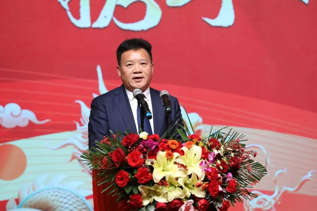 花花牛乳業(yè)30周年暨2024年客戶大會(huì)圓滿召開！