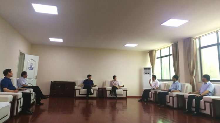 駐馬店市委常委、統(tǒng)戰(zhàn)部長姚新文 蒞臨花花牛乳業(yè)集團(tuán)總部調(diào)研